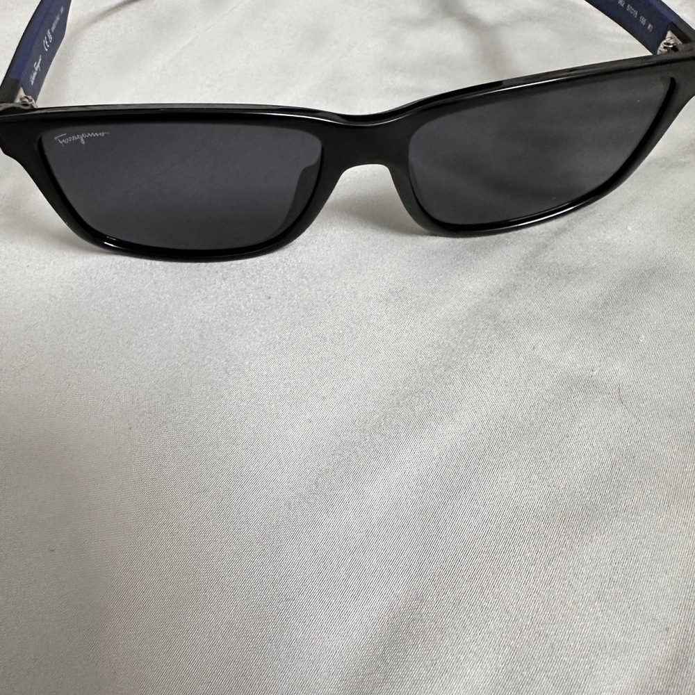 Salvatore Ferragamo Black Sunglasses with Case - Picture 6 of 6